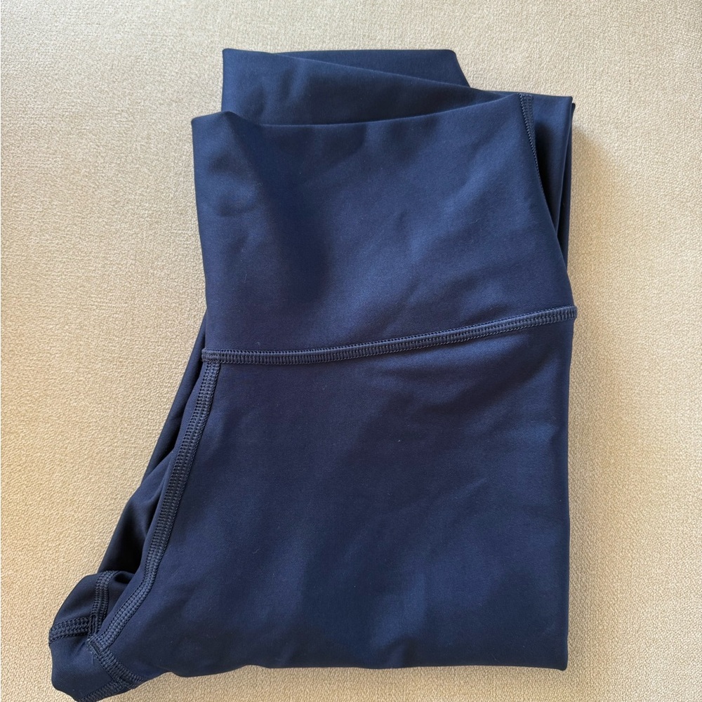 ALO Yoga Airlift 7/8 Navy Leggings - Picture 4 of 4